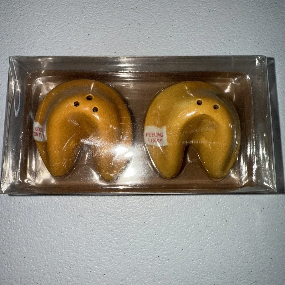NWT Fortune Cookie Ceramic Salt and Pepper Shakers Bright Future Good Fortune